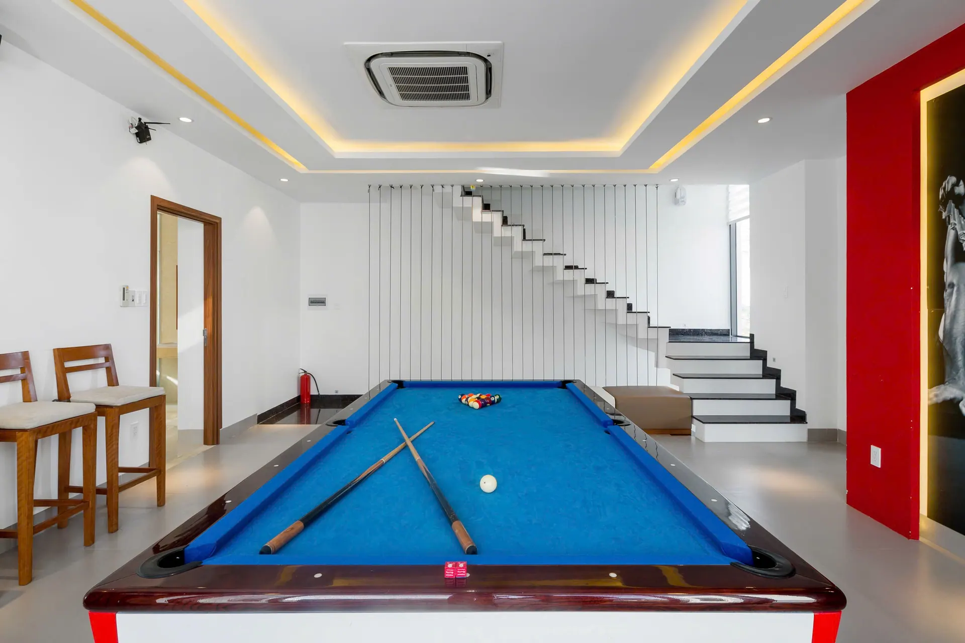 The Stunning Luxurious Villa by My Khe beach An Hai 30
